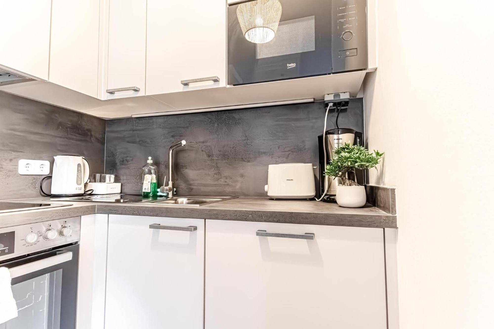 Apartment Chic 1br And 1lr With Kingbed, 9 Min To Center Via Metro Wien